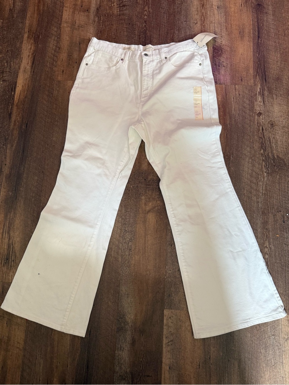 Universal Thread White Wide-Leg Flare Jeans